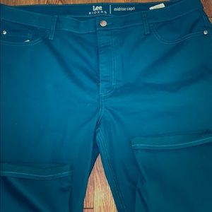 Brand new capris LEE